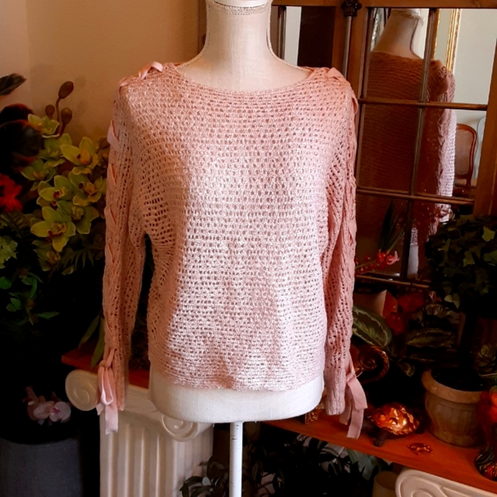 Rewind << Acrylic Loose Weave Ribbon Accented Crop Pullover Size Small